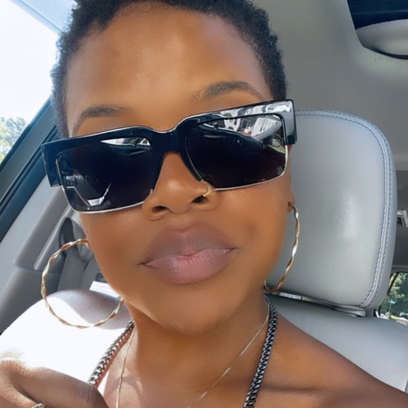 Meet Your Posher...Patty B!!! 😘 - Picture 5 of 10